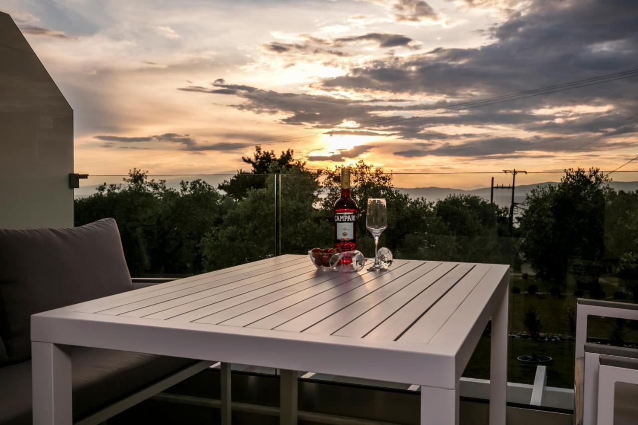 Pachis Escape Suites Zewnętrze zdjęcie
